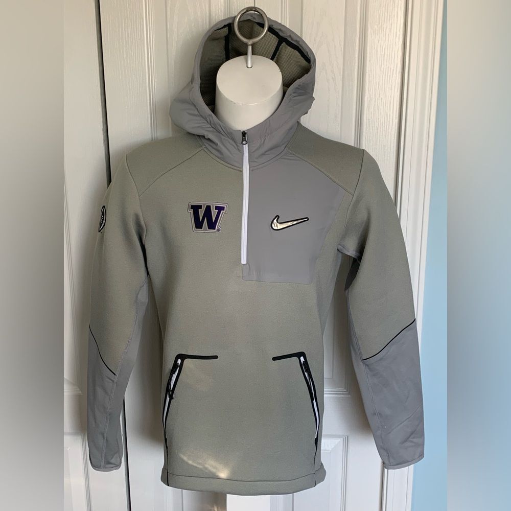 Nike Gray Pullover Hoodie Washington huskies Patch.
